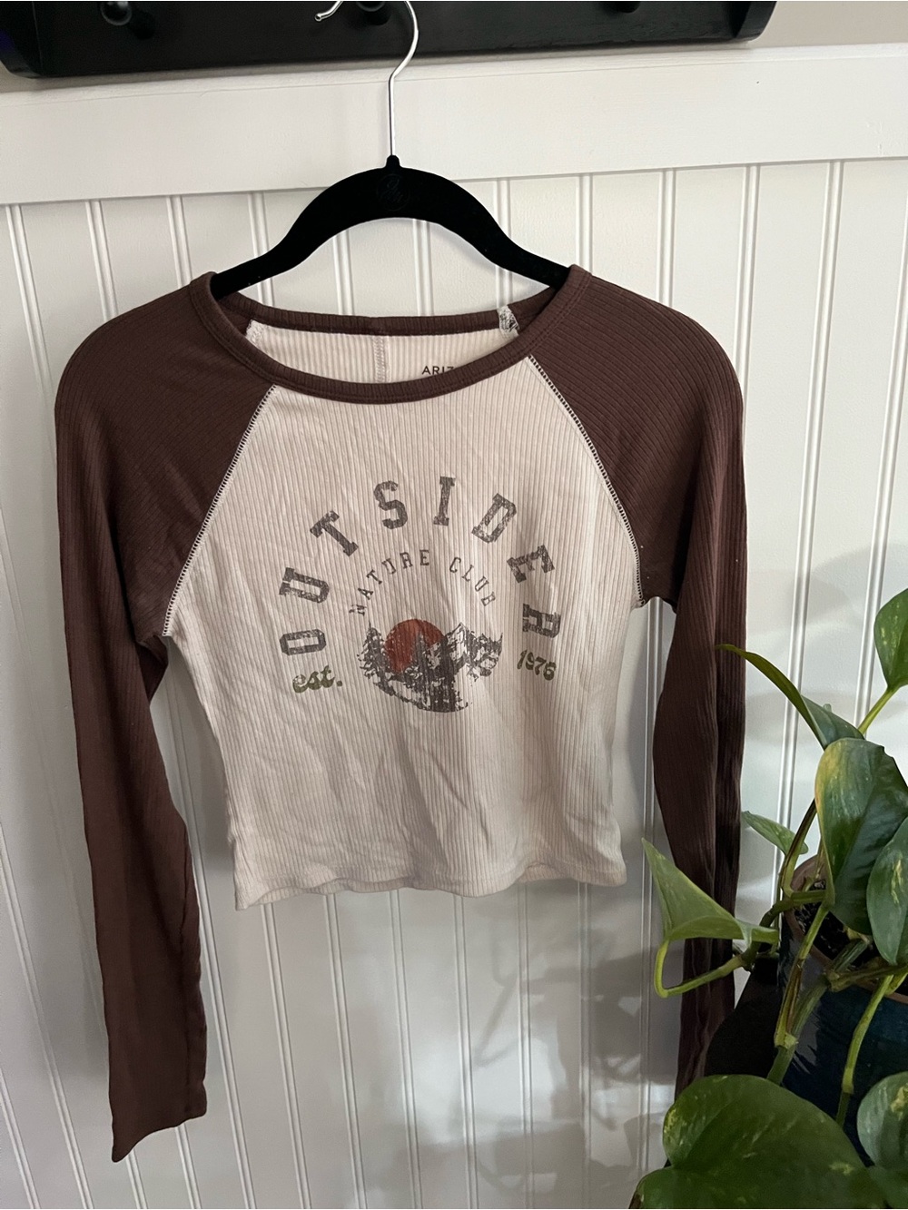 Arizona Jean Company Brown Sleeve Cream Body Raglan Long-Sleeve Tee